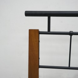 Rhodes Bed 160x200 cm Black Metal Rubberwood